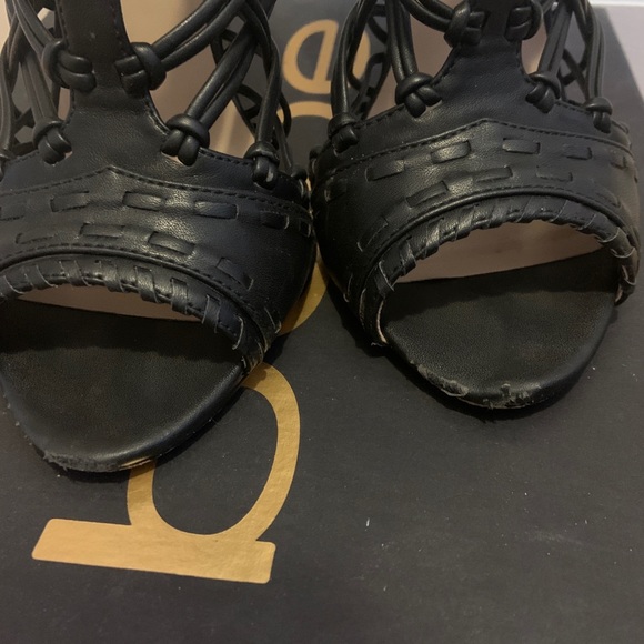 Shoes - Picture 4 of 4